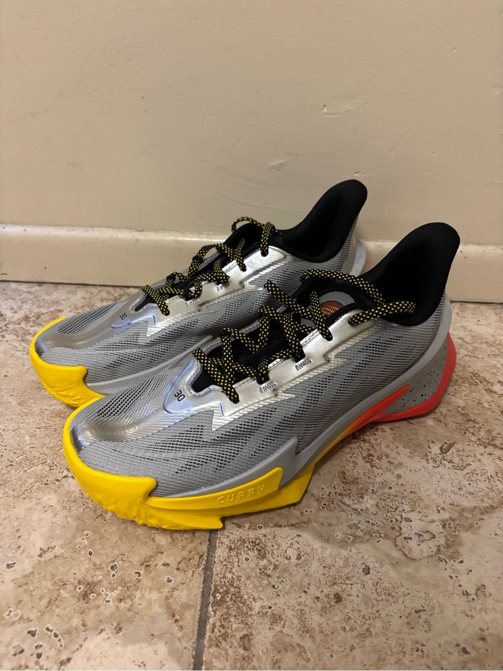 Under Armour Curry Series 7 Iron Sharpens Iron Metallic 3027983-099 Men 11/11.5